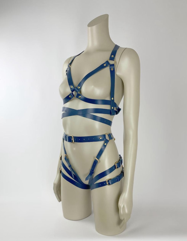 Set di imbracature in pelle, reggiseno aperto, imbracatura a catena, imbracatura bondage, kit BDSM Marsala, imbracatura con giarrettiera, attrezzatura BDSM per donne, imbracatura per tutto il corpo immagine 10