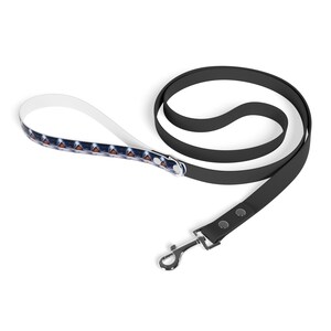 Leash with handle to match the collars in this log cabin range.