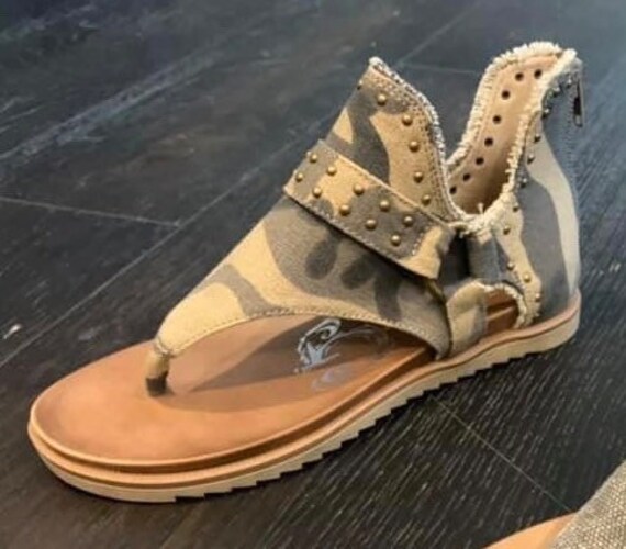 Journey sandals best sale