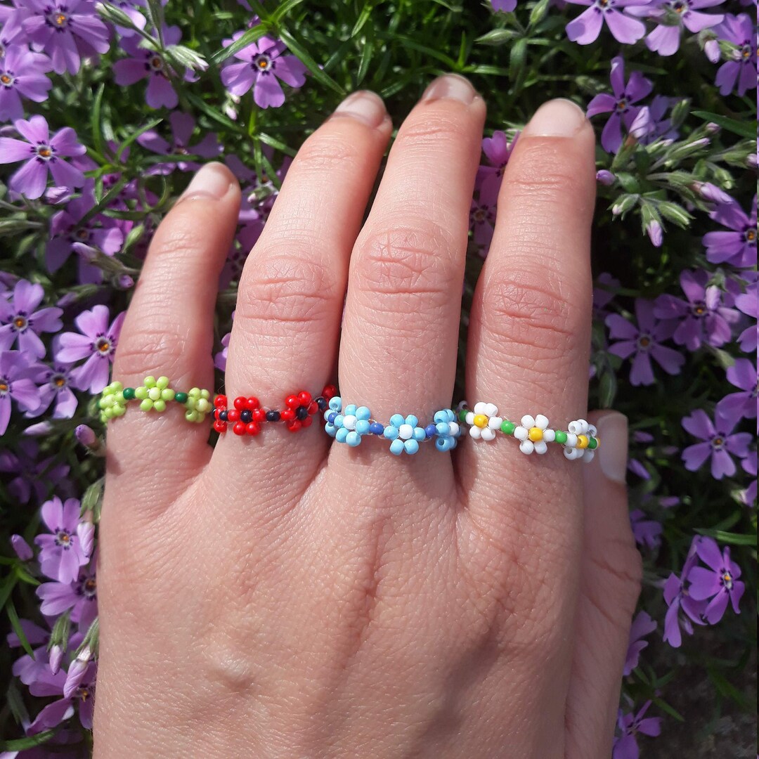Daisy Ring, Custom Colored Bead Rings, Summer and Colorful Jewelry - Etsy