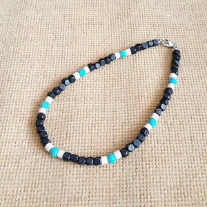 Collier pour homme avec perles en turquoise et en bois, tour de cou/collier en noir, blanc et turquoise, bijoux pour homme, collier de plage