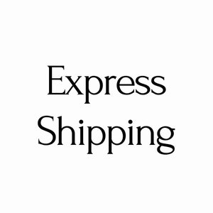 Puede incluir: Texto "Express Shipping" en fuente negra sobre fondo blanco.