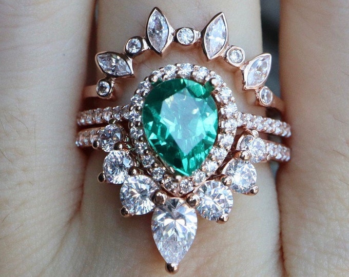 Solid 14k Gold Pear Green Emerald Bridal 3 Ring Set for Her- Teardrop Lab Emerald Halo Engagement Ring Set w/ 2 Curved Wedding Band