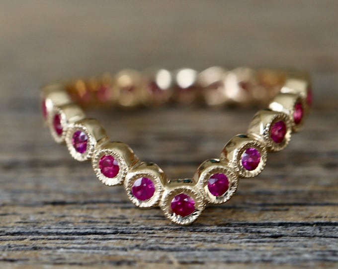 Genuine Ruby Eternity Wedding Chevron Milgrain Vintage Band- Natural Ruby Curve Nesting Deco Band- Stackable Solid Gold Bubble Ruby Band