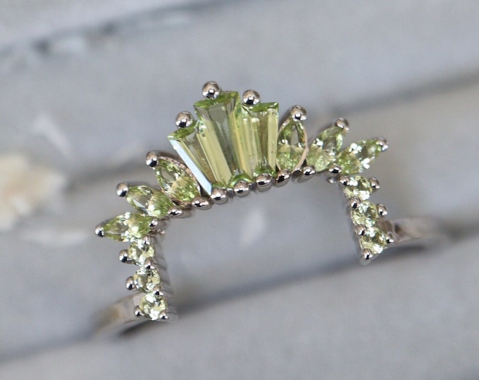 Peridot Deco Wedding 14k 18K Gold Band- Baguette Vintage Curved Marquise Band for Rectangular Square Ring- Light Green Gemstone Bespoke Band