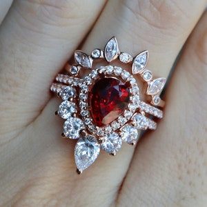 Solid 14k Gold Pear Genuine Garnet Bridal 3 Ring Set for Her- Teardrop Natural Garnet Halo Engagement Ring Set w/ 2 Curved Wedding Band