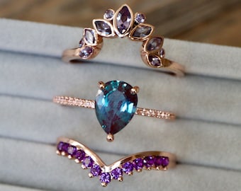 Pear Alexandrite Halo Bridal 3 Ring Set- Teardrop Color Change Alexandrite 14k Gold Engagement Ring w/ Amethyst and Alexandrite Wedding Band