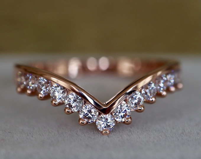 Diamond Chevron Vintage Wedding Band- Contour Round Simulant Diamond Gold Band- Curved Clear Colorless Band-Alternative Diamond Nesting Band