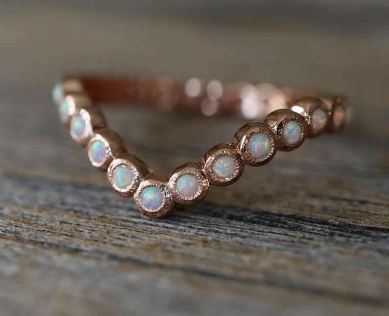 Round Opal Eternity Wedding Chevron Milgrain Vintage Band Lab Opal Curve Nesting Deco Band Stackable Solid Gold Bubble Opal Bezel Band 14k Rose Gold