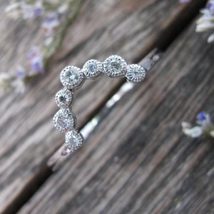 Curved Diamond Wedding Women Vintage Band-Contour 7 Round Diamond Milgrain Stackable Pairing Band- Deco Layering Band-Graduated Diamond Band