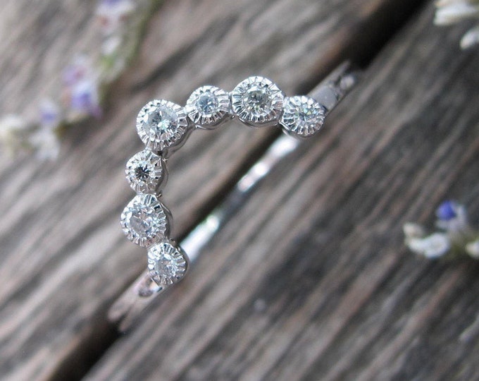 Curved Diamond Wedding Women Vintage Band-Contour 7 Round Diamond Milgrain Stackable Pairing Band- Deco Layering Band-Graduated Diamond Band