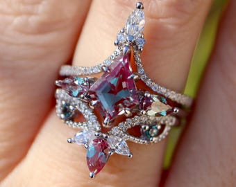 Kite Color Change Alexandrite Engagement Ring with Diamond Wedding Band in 14k 18k Gold