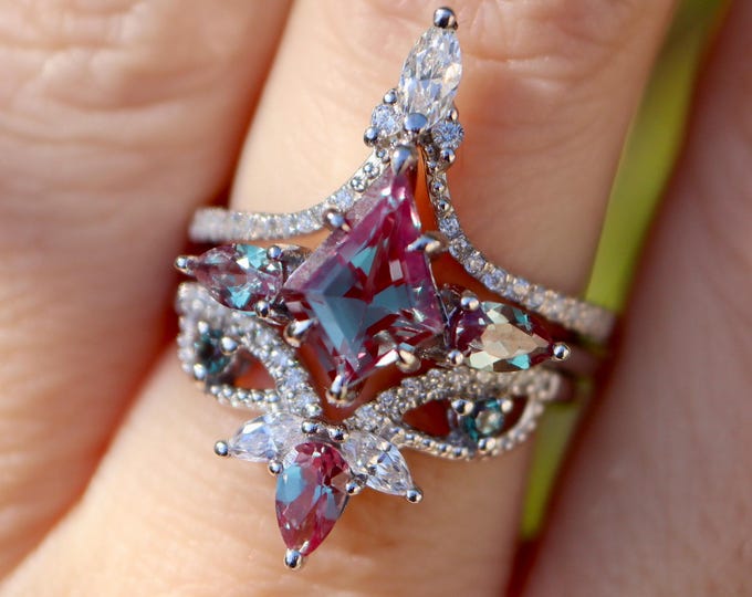 Kite Color Change Alexandrite Engagement Ring with Diamond Wedding Band in 14k 18k Gold