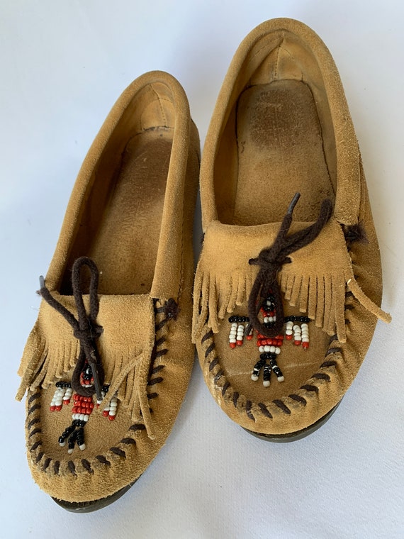 Women’s size 6 Minnetonka moccasins