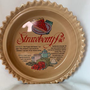 Vintage Strawberry Pie Plate Made In Taiwan