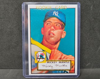 Decoy 1952 Topps Mickey Mantle Rookie Card In Gold letter Rookie Card Toploader