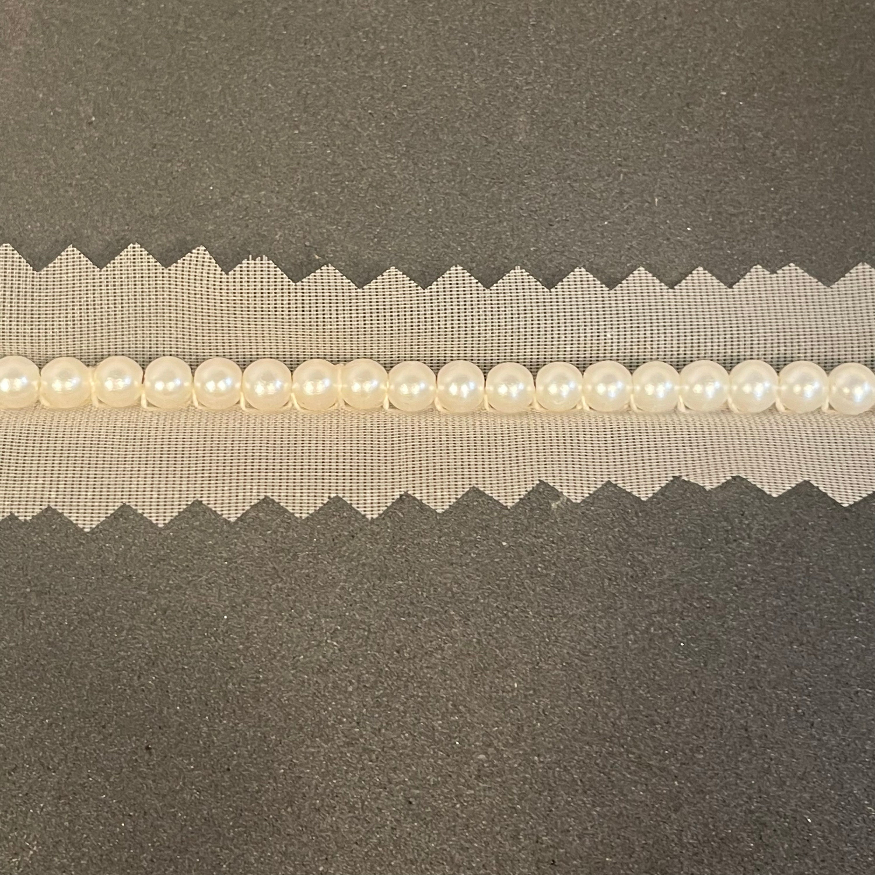 CREAM COLOR PEARL TRIM BY WRIGHTS 11 YARDS 5/8 WIDE