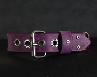 Hundehalsband aus gealtertem Leder. 1.5&quot; Breit. Ohrstecker & Ösen. Rosa