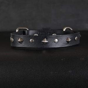 Studded Leather Dog Collar. 1” Wide. Pyramid Accent. Black