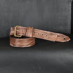 Relic Buckle Leather Guitar Strap. 2 inches Wide. Aged BROWN