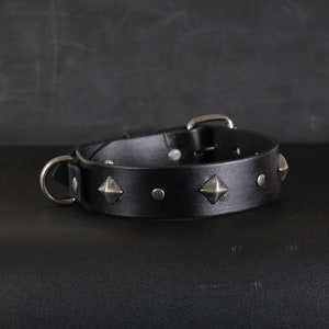 Studded Leather Dog Collar. Pyramids, Grommets Design. 1.5” Wide. Black