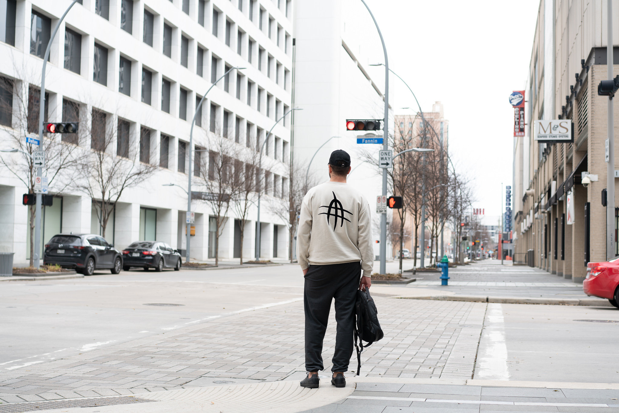 CHlaw (Schwarzes Logo auf Tan Pullover) - Etsy.de