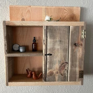 Mobiletto per medicinali da bagno rustico vintage fatto a mano, sopra il contenitore per WC, portarotolo di carta igienica, regalo di compleanno, regalo per la festa della mamma