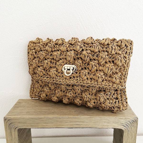 Pochette Beige  en raphia  , pochette boho chic, , sac boho, sac summer, sac soirée