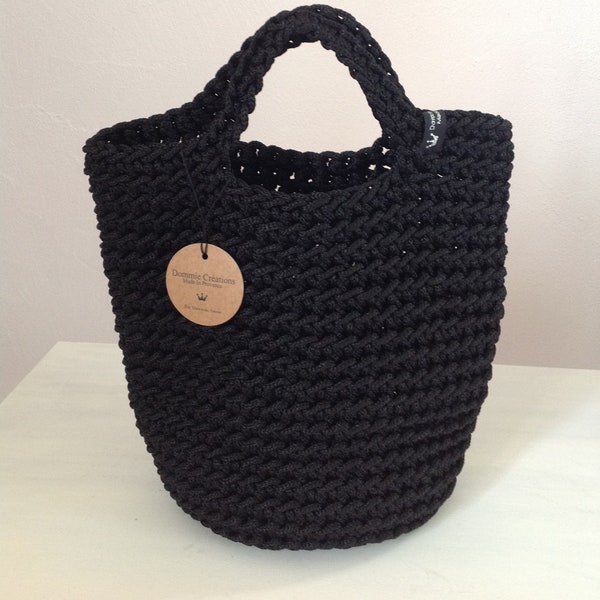 Sac fourre tout Scandinave. Sac femme réalisé au crochet, coloris Noir