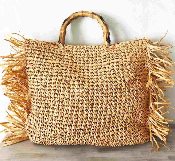 Beige beach bag shop