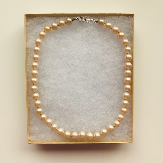 Pearl Costume Jewelry Necklace - image 1