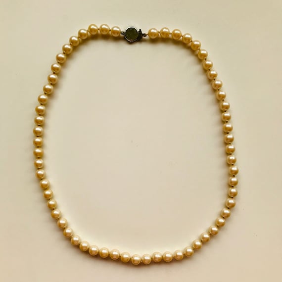 Vintage Pearl Costume Jewelry Necklace - image 1