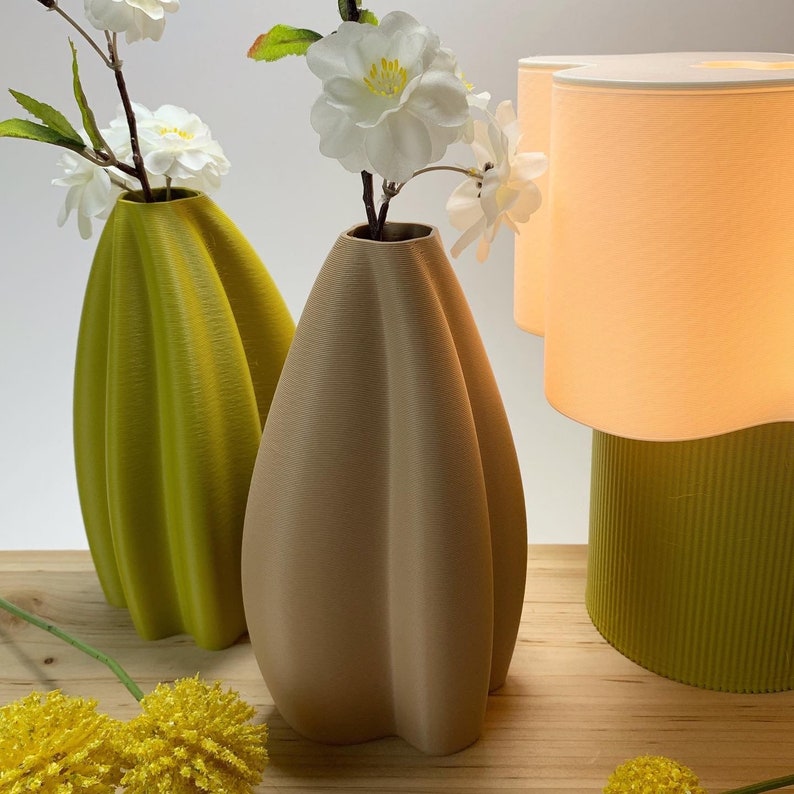 MILA Decor Vase 02 Designed and Sustainably made by Honey & Ivy Studio in Portland, Oregon Latte