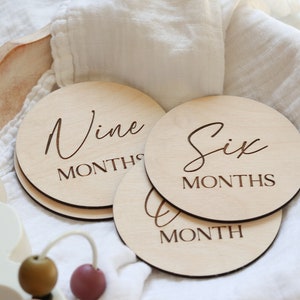 Ensemble de disques jalons en bois, plaque personnalisée pour le nom de bébé, panneau acrylique pour faire-part de bébé, accessoire photo pour faire-part de naissance, jalons