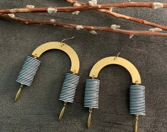 jette - brass chandelier earrings