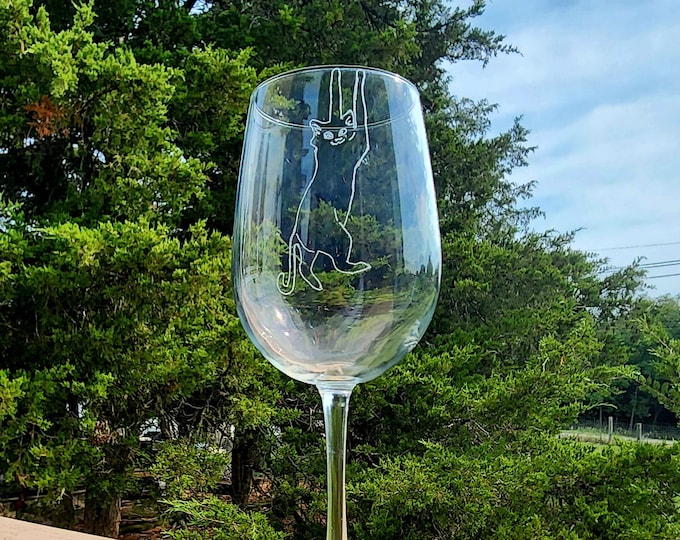 Hand engraved Cat lover's wine glass