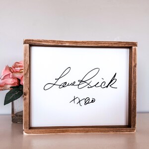 Letreros personalizados escritos a mano por seres queridos: un regalo 3D sentimental y atemporal.