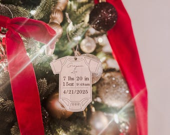 Gepersonaliseerde eerste kerstversiering voor baby: aandenken geboortestatistieken