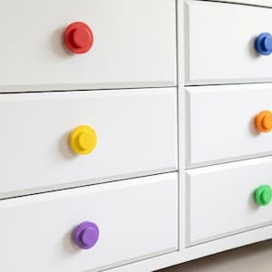 Bunte Schrankknöpfe im Backstein-Look | Verspielte Kinderzimmer-Möbeldekoration (6er-Set)