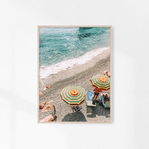 Impresión de sombrilla de playa azul y naranja, imprimible de sombrilla, arte mural colorido, fotografía de playa, arte mural de moda veraniega, arte digital costero italiano