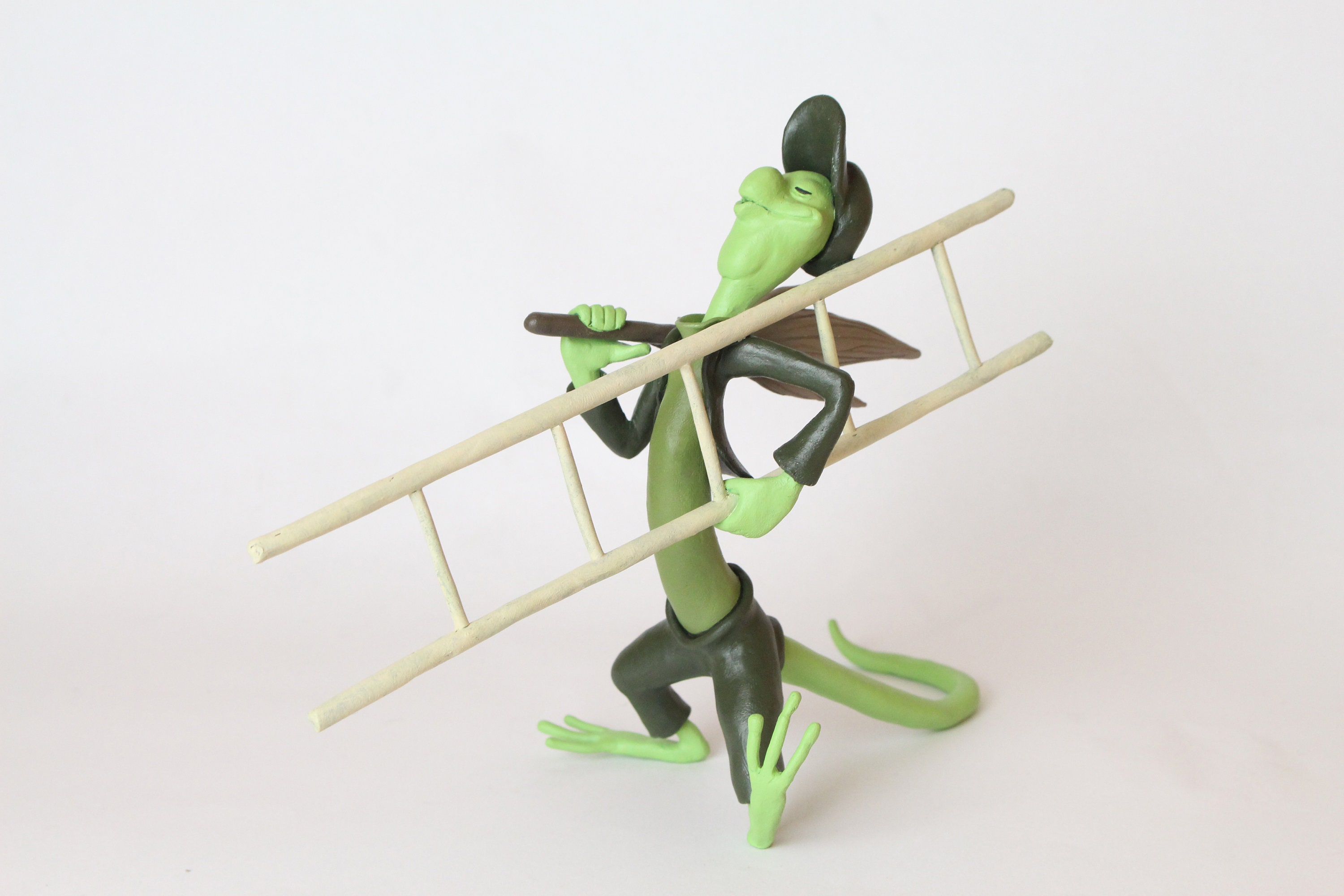 Bill Li Ard Figure Inspired in Bill the Lizard From the Movie Alice in Wonderland ...