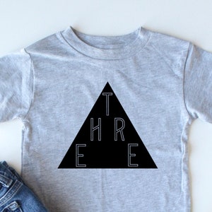 THREE Triangle - Chemise 3ème anniversaire - 3 ans - Chemise troisième anniversaire - Idée cadeau 3ème anniversaire - Idée cadeau pour trois ans