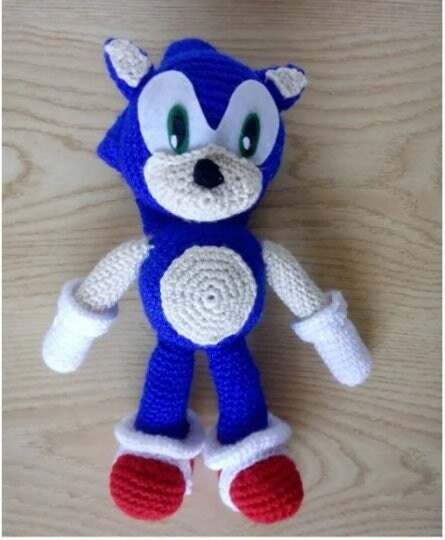 Sonic amigurumi