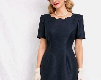 USA Vtg Lois Snyder DANI MAX Size 8P Slubbed Scalloped Short Sleeve Sheath Dress