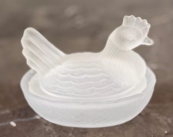 Vintage Frosted Glass Hen Dish with Lid – Farmhouse Kitchen Decor