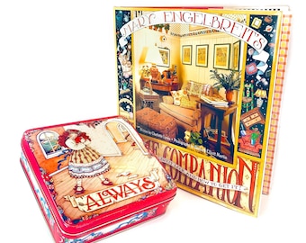 Mary Engelbreit's Home Companion Copertina rigida 1a edizione Set regalo Cottage Core Illustrazione Country Home Decor