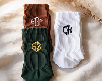 Calzini da yoga personalizzati con iniziali, calzini antiscivolo con ricamo sul dorso, regalo per feste di pilates, regalo per la festa della mamma