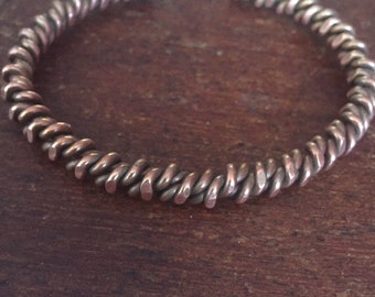Bracelet Double torsion Anneaux Tensor 111hz