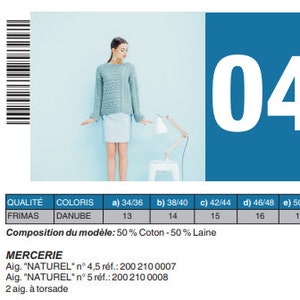 May include: A woman wearing a light blue sweater and a light blue skirt stands in front of a light blue background. The number "04" is displayed in white on a blue background. The image also contains a table with sizing information.