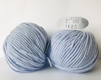 Chunky Sky Blue Merino Wool Yarn: Soft, Itch-Free, 3.5 oz